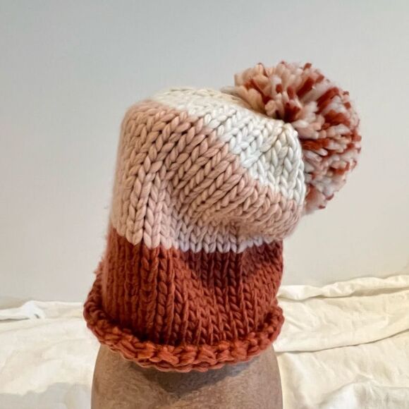 Marcus Adler Chunky Knit Colorblock Rustic/Blush Pink Beanie Hat w Pom - Picture 3 of 8